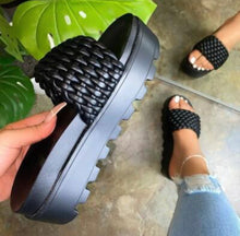 Woven Flatforms